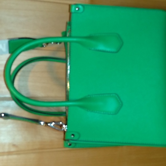 Micheal Kors green leather crossbody handbag - Picture 3 of 7